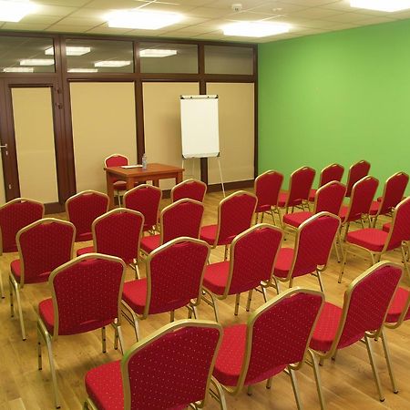 Ckm Centrum Konferencyjne Mazowsze Otrębusy Eksteriør billede