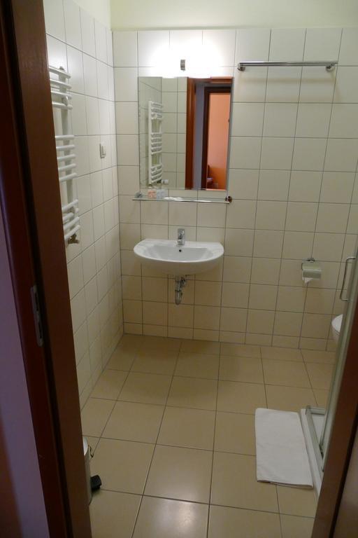 Ckm Centrum Konferencyjne Mazowsze Otrębusy Eksteriør billede